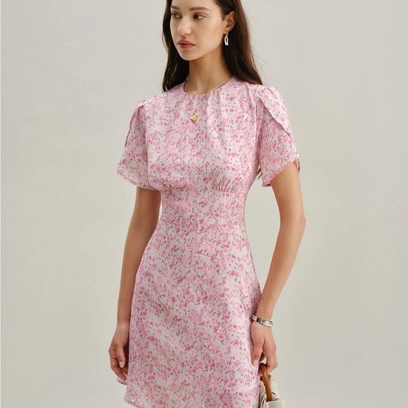 RIHOAS Dresses & Skirts - Pink Floral Round Neck Pleated Mini Dress
